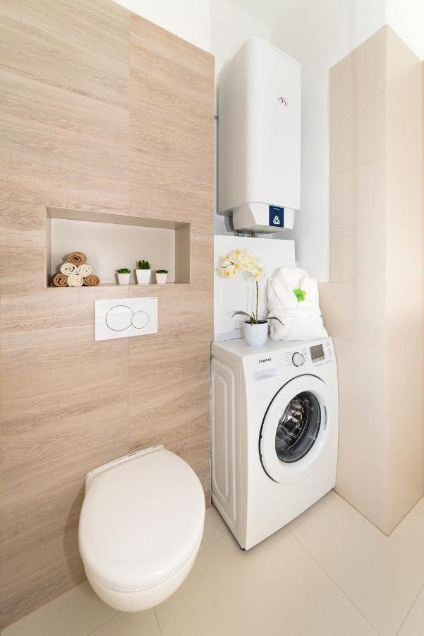 H75 Apartments Kosice Centre Екстер'єр фото