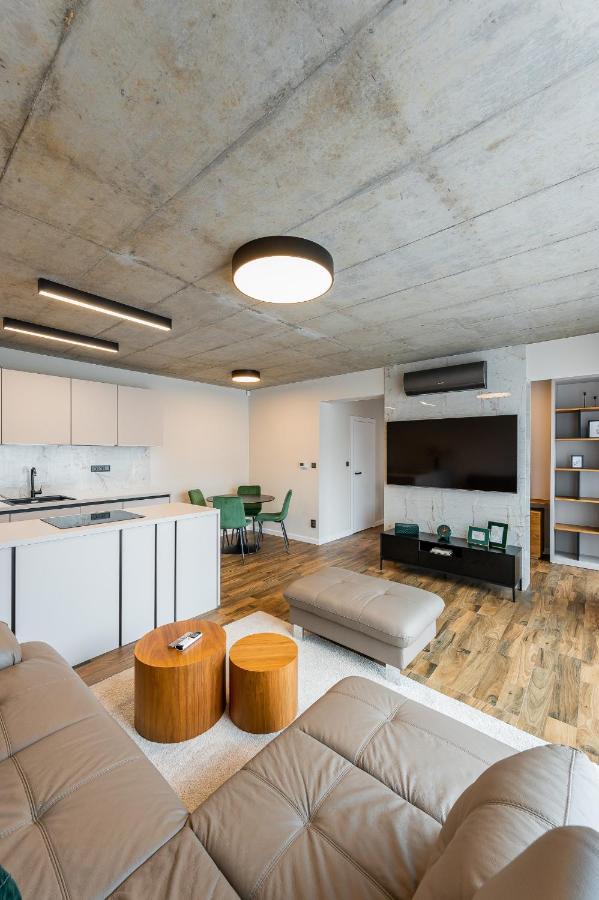 H75 Apartments Kosice Centre Екстер'єр фото