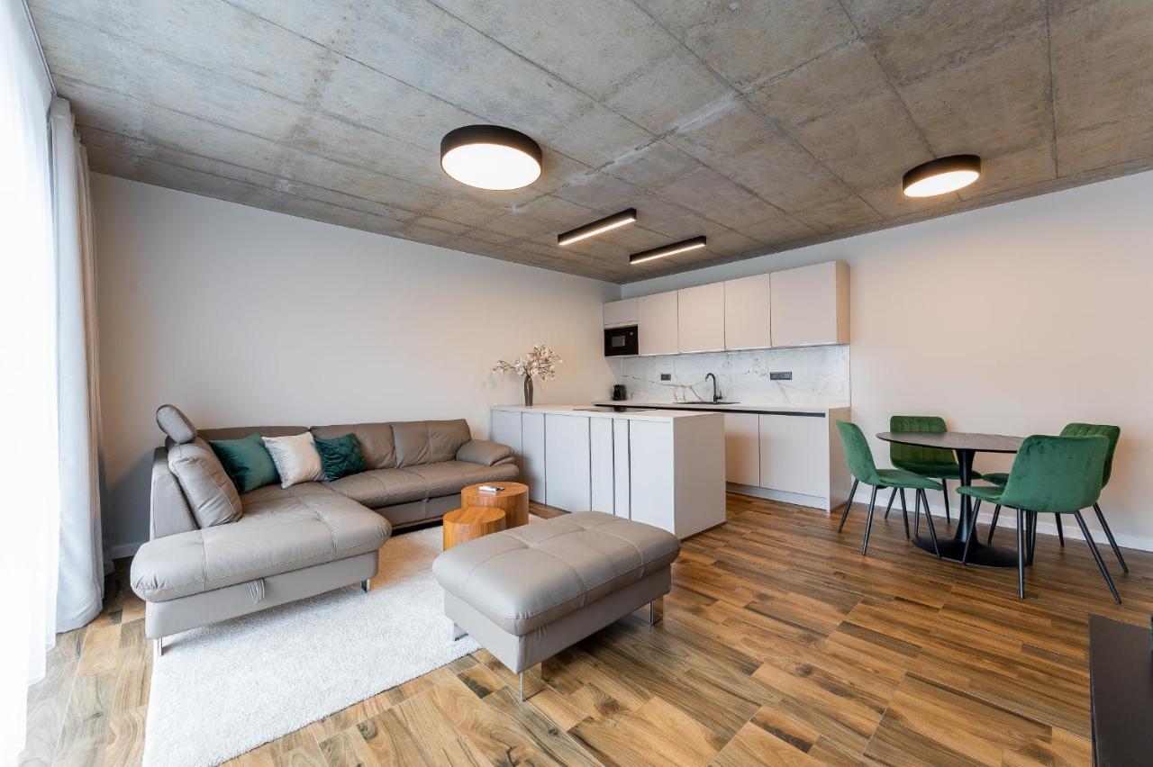 H75 Apartments Kosice Centre Екстер'єр фото