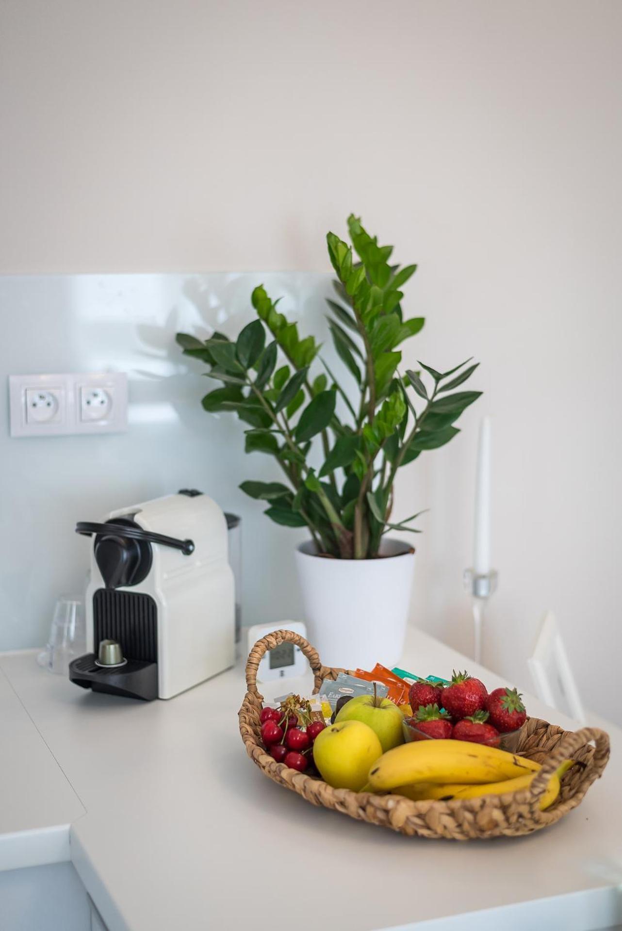 H75 Apartments Kosice Centre Екстер'єр фото