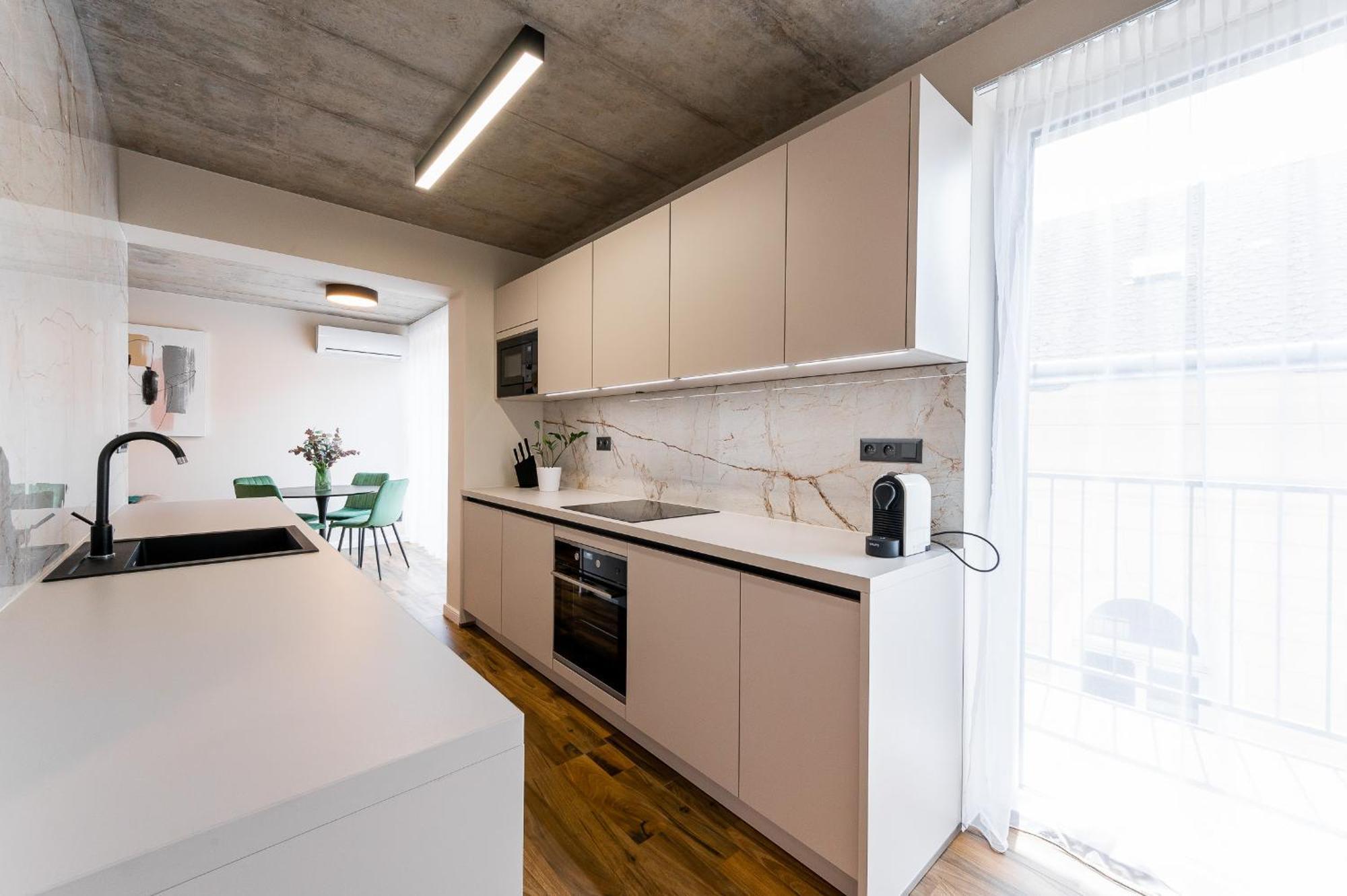 H75 Apartments Kosice Centre Екстер'єр фото