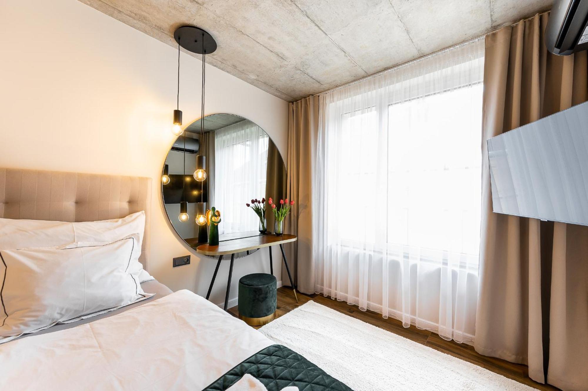 H75 Apartments Kosice Centre Екстер'єр фото