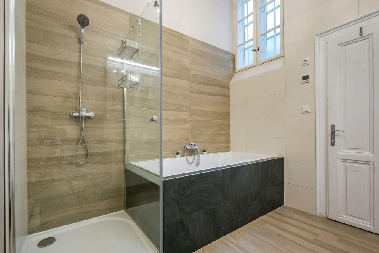 H75 Apartments Kosice Centre Екстер'єр фото